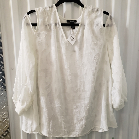 NWT Sheer Cold shoulder floral with cami 2pc set - Picture 6 of 10